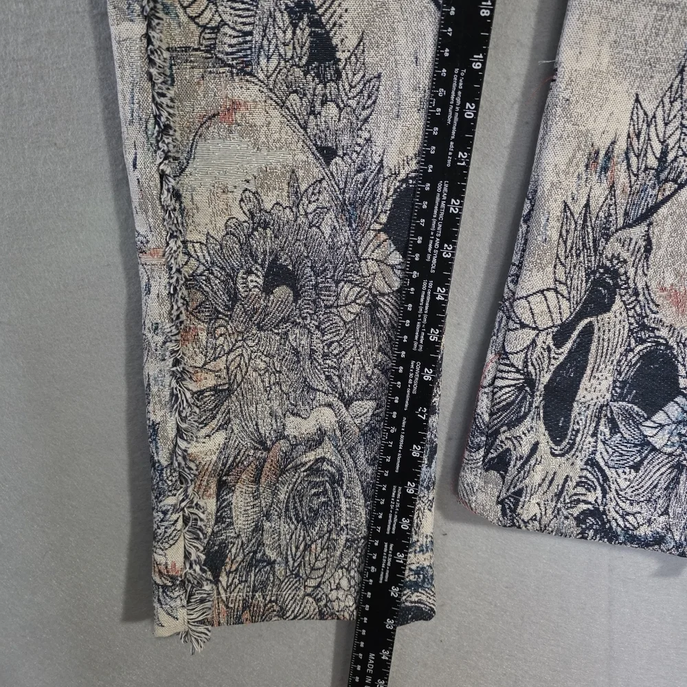 NWT Rebel Vengeance Mens Tapestry Cargo Jeans Skull AOP Size 28x33